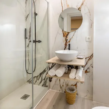 Plaza Boutique - Solo Adultos بيت شباب سرقسطة