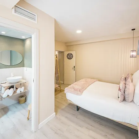 بيت شباب Plaza Boutique - Solo Adultos